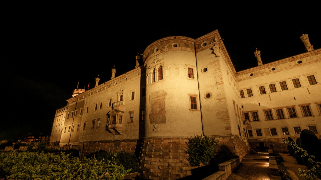 rentino-lluminazione-dinamica-del-castello