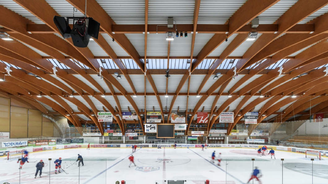 uedtirol-nergiesparen-in-der-ishalle-von-olkenstein