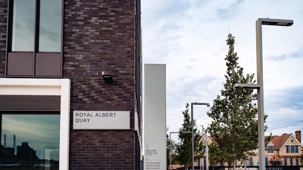 ROYAL ALBERT DOCK LONDON 1