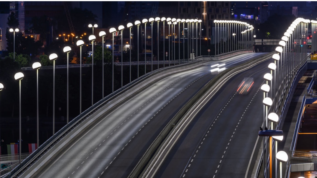 LE PONT REICHSBRÜCKE — MODERNISER LA TRADITION 6