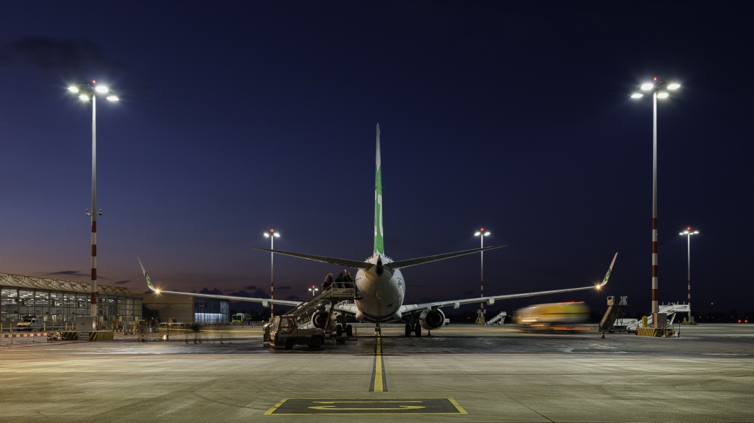 FLUGHAFEN ROTTERDAM DEN HAAG 2