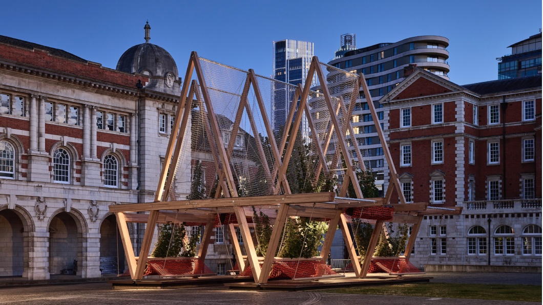Chameleon illuminates Stefan Diez' “Vert Pavilion” in London 2
