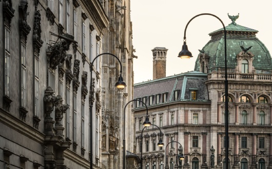 ewo-bringt-illionenstadt-ien-neu-zum-euchten